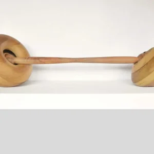 Escultura de Discos Unidos en Madera – Valentina Jara Bravo