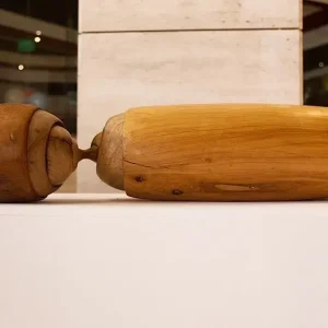 Escultura de Formas Alargadas en Madera – Valentina Jara Bravo