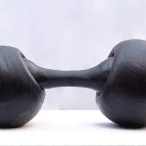 Escultura Doble Negra Unida por Eje – Valentina Jara Bravo